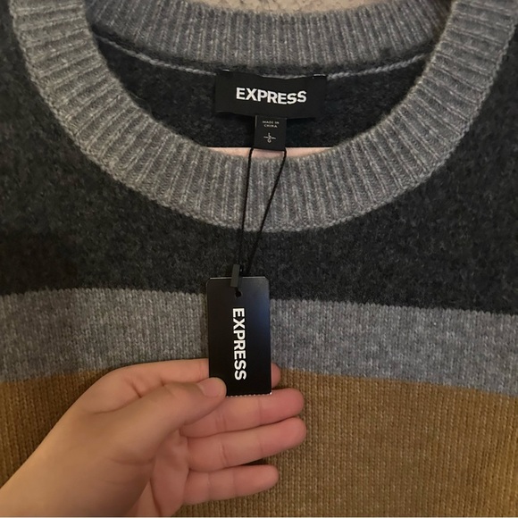 Express NWT Men’s Striped Crewneck Sweater Color Block Size L Wool Soft Cozy - Picture 9 of 9